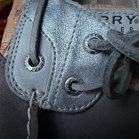Sperry Women’s Boat Shoes - Picture 7 of 8